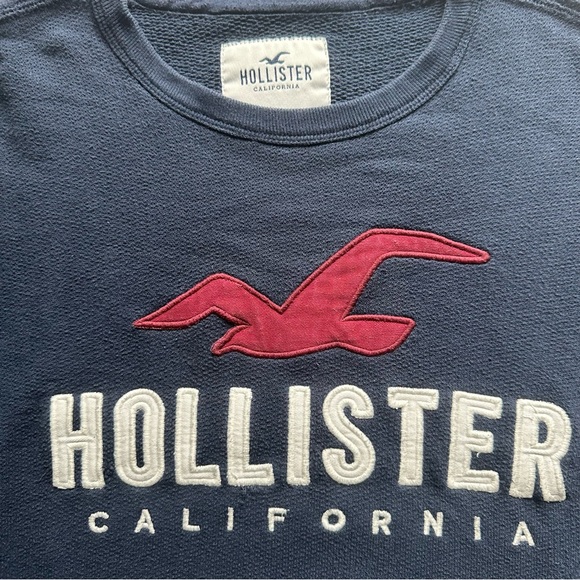 Classic Hollister Logo Crewneck Sweater - Picture 3 of 7